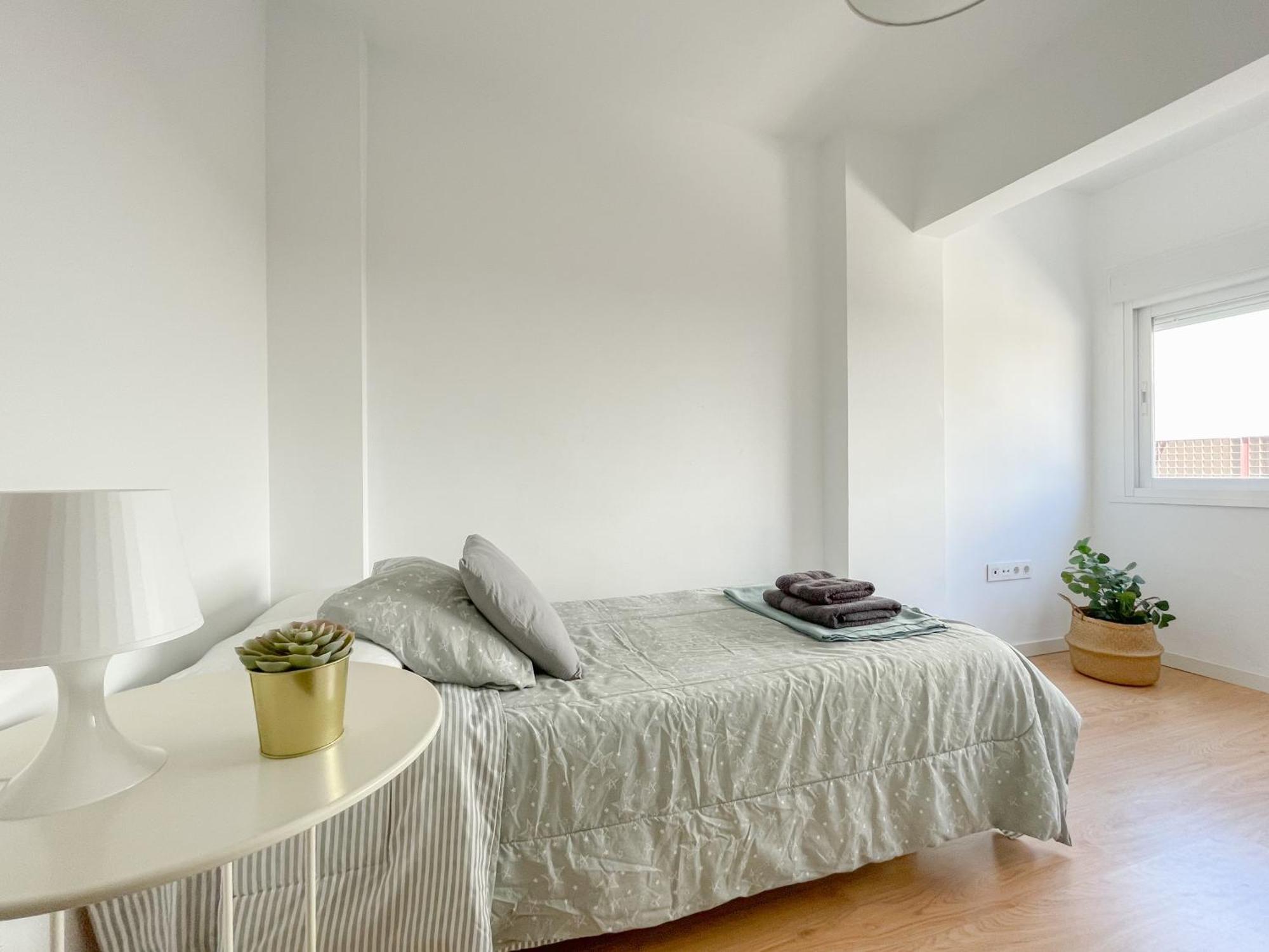 Moderno Apartamento Plz De La Merced Malaga Bagian luar foto